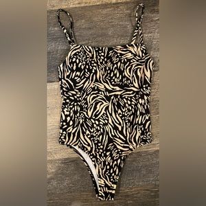 NWT Quicksilver swimsuit